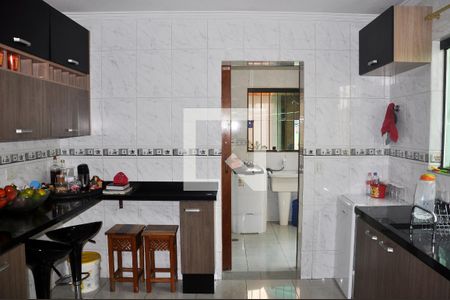 Casa à venda com 229m², 3 quartos e 5 vagas Casa à venda com 229m², 3 quartos e 5 vagasCozinha