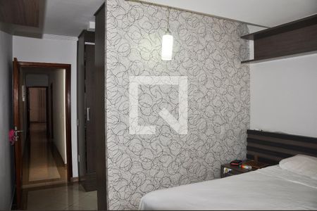 Casa à venda com 229m², 3 quartos e 5 vagas Casa à venda com 229m², 3 quartos e 5 vagasQuarto 01 com Closet e Suite