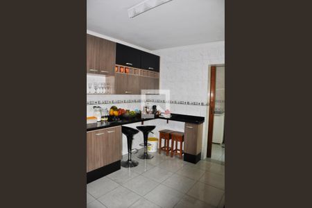 Casa à venda com 229m², 3 quartos e 5 vagas Casa à venda com 229m², 3 quartos e 5 vagasCozinha