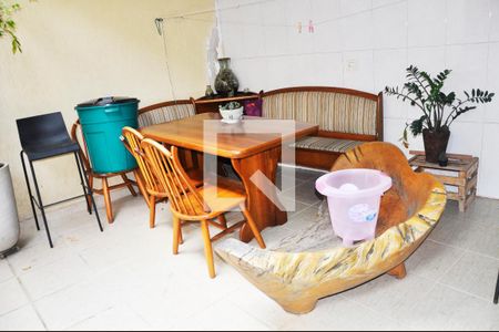 Casa à venda com 229m², 3 quartos e 5 vagas Casa à venda com 229m², 3 quartos e 5 vagasÁrea Churrasqueira