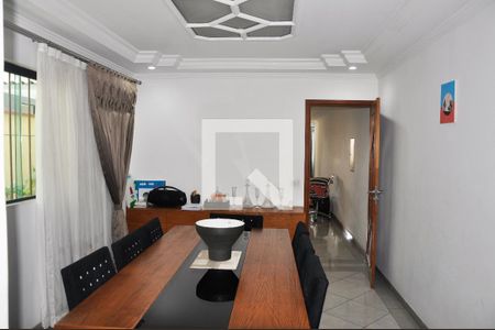 Casa à venda com 229m², 3 quartos e 5 vagas Casa à venda com 229m², 3 quartos e 5 vagasSala de Jantar