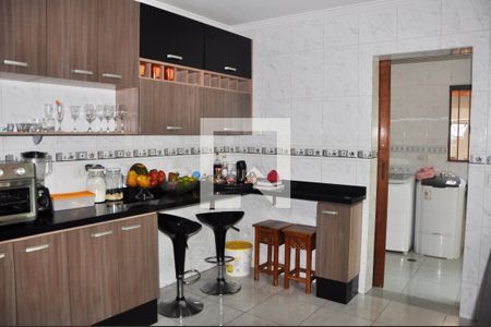 Casa à venda com 229m², 3 quartos e 5 vagas Casa à venda com 229m², 3 quartos e 5 vagasCozinha