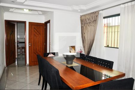 Casa à venda com 229m², 3 quartos e 5 vagas Casa à venda com 229m², 3 quartos e 5 vagasSala de Jantar