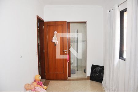 Casa à venda com 229m², 3 quartos e 5 vagas Casa à venda com 229m², 3 quartos e 5 vagasQuarto 02 com Suite