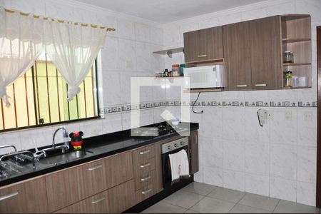 Casa à venda com 229m², 3 quartos e 5 vagas Casa à venda com 229m², 3 quartos e 5 vagasCozinha