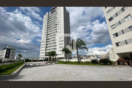Apartamento à venda com 98m², 3 quartos e 2 vagas Apartamento à venda com 98m², 3 quartos e 2 vagasFachada