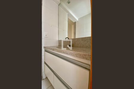 Apartamento à venda com 98m², 3 quartos e 2 vagas Apartamento à venda com 98m², 3 quartos e 2 vagasBanheiro Social