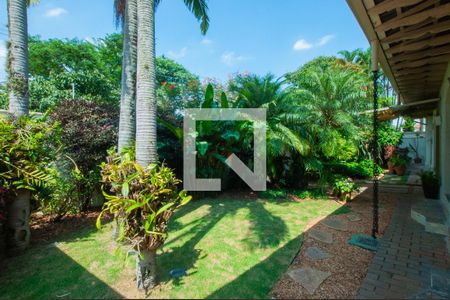 Casa à venda com 493m², 4 quartos e 4 vagas Casa à venda com 493m², 4 quartos e 4 vagasJardim