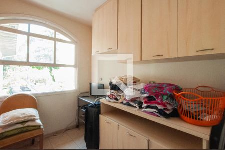 Casa à venda com 493m², 4 quartos e 4 vagas Casa à venda com 493m², 4 quartos e 4 vagasQuarto de Serviço 2