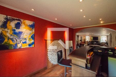 Casa à venda com 493m², 4 quartos e 4 vagas Casa à venda com 493m², 4 quartos e 4 vagasBar