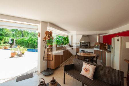 Casa à venda com 493m², 4 quartos e 4 vagas Casa à venda com 493m², 4 quartos e 4 vagasChurrasqueira