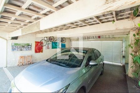 Casa à venda com 493m², 4 quartos e 4 vagas Casa à venda com 493m², 4 quartos e 4 vagasGaragem