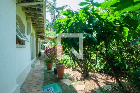 Casa à venda com 493m², 4 quartos e 4 vagas Casa à venda com 493m², 4 quartos e 4 vagasJardim