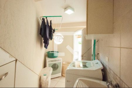 Casa à venda com 493m², 4 quartos e 4 vagas Casa à venda com 493m², 4 quartos e 4 vagasÁrea de Serviço