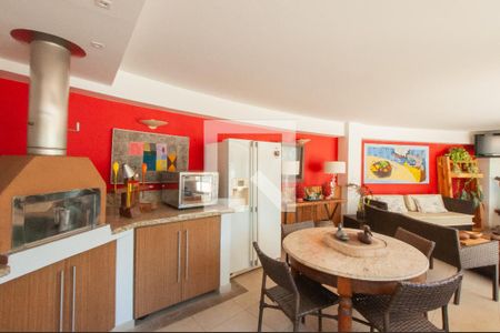 Casa à venda com 493m², 4 quartos e 4 vagas Casa à venda com 493m², 4 quartos e 4 vagasChurrasqueira