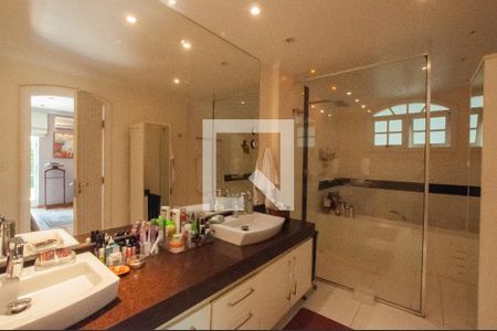 Casa à venda com 493m², 4 quartos e 4 vagas Casa à venda com 493m², 4 quartos e 4 vagasBanheiro da Suíte 3