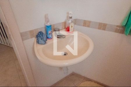 Casa à venda com 493m², 4 quartos e 4 vagas Casa à venda com 493m², 4 quartos e 4 vagasBanheiro de serviço 1