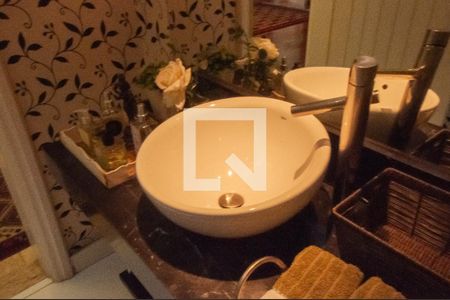 Casa à venda com 493m², 4 quartos e 4 vagas Casa à venda com 493m², 4 quartos e 4 vagasLavabo