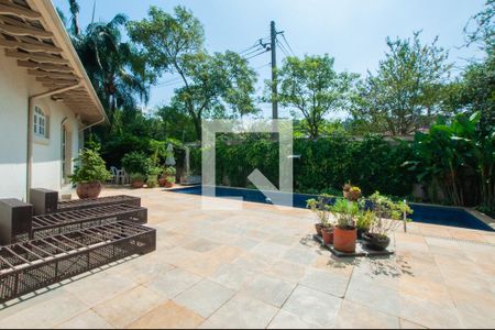 Casa à venda com 493m², 4 quartos e 4 vagas Casa à venda com 493m², 4 quartos e 4 vagasPiscina