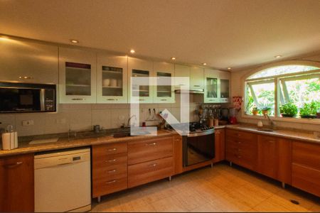 Casa à venda com 493m², 4 quartos e 4 vagas Casa à venda com 493m², 4 quartos e 4 vagasCozinha