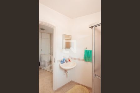 Casa à venda com 493m², 4 quartos e 4 vagas Casa à venda com 493m², 4 quartos e 4 vagasBanheiro de serviço 1