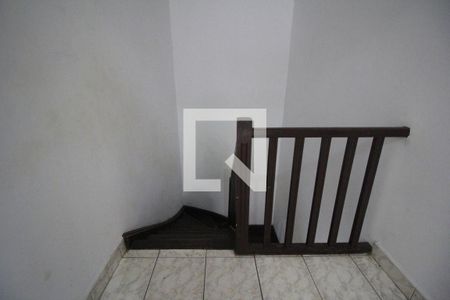 Casa à venda com 140m², 4 quartos e 3 vagasEscada Piso Superior