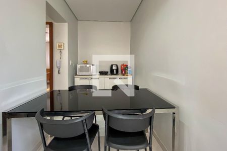 Apartamento à venda com 211m², 4 quartos e 3 vagas Apartamento à venda com 211m², 4 quartos e 3 vagasCozinha