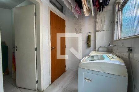 Apartamento à venda com 211m², 4 quartos e 3 vagas Apartamento à venda com 211m², 4 quartos e 3 vagasÁrea de Serviço