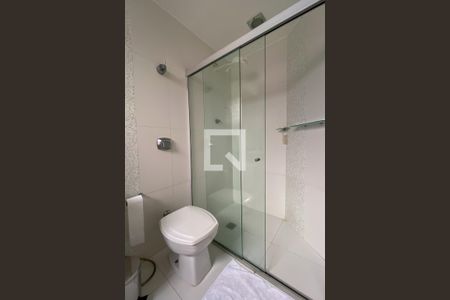 Apartamento à venda com 211m², 4 quartos e 3 vagas Apartamento à venda com 211m², 4 quartos e 3 vagasBanheiro da Suíte