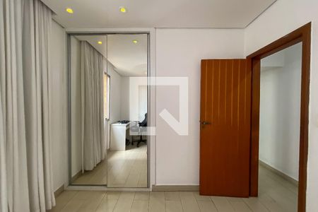 Apartamento à venda com 211m², 4 quartos e 3 vagas Apartamento à venda com 211m², 4 quartos e 3 vagasQuarto 2