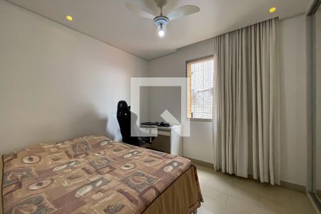 Apartamento à venda com 211m², 4 quartos e 3 vagas Apartamento à venda com 211m², 4 quartos e 3 vagasQuarto 2