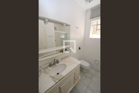 Casa à venda com 195m², 3 quartos e 4 vagasBanheiro da Suíte