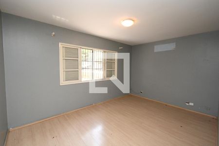 Casa à venda com 195m², 3 quartos e 4 vagasSuíte