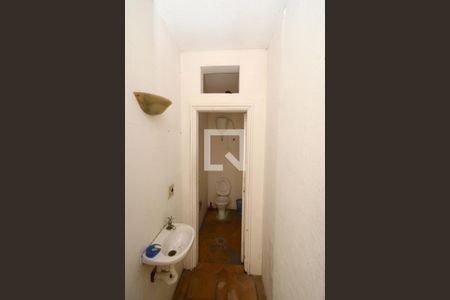 Casa à venda com 195m², 3 quartos e 4 vagasBanheiro de serviço