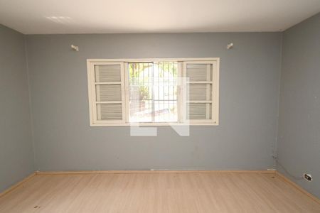 Casa à venda com 195m², 3 quartos e 4 vagasSuíte