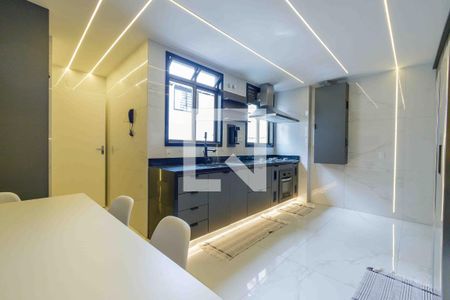 Apartamento à venda com 365m², 4 quartos e 3 vagasCozinha