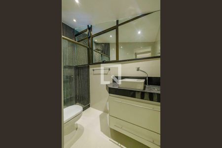 Apartamento à venda com 365m², 4 quartos e 3 vagasBanheiro da Suíte da Cobertura