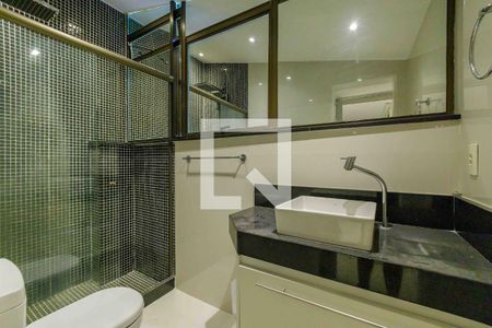 Apartamento à venda com 365m², 4 quartos e 3 vagasBanheiro da Suíte da Cobertura