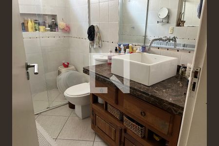 Casa à venda com 200m², 4 quartos e 2 vagasBanheiro da Suíte 1