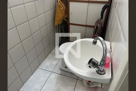 Casa à venda com 200m², 4 quartos e 2 vagasBanheiro da Suíte 2