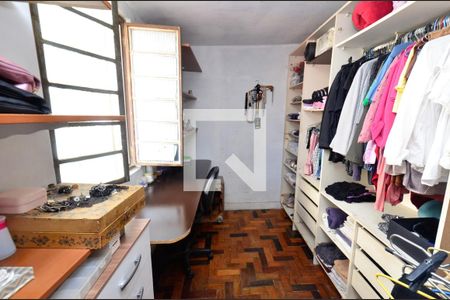 Casa à venda com 400m², 5 quartos e 1 vaga Casa à venda com 400m², 5 quartos e 1 vagaCloset