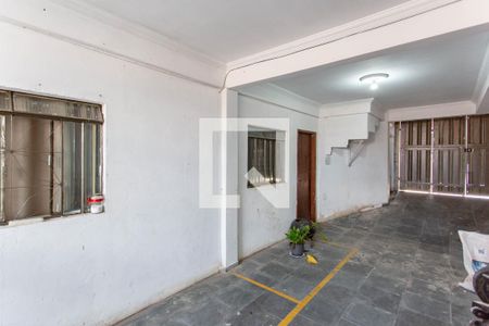 Studio à venda com 360m², 1 quarto e 1 vaga Studio à venda com 360m², 1 quarto e 1 vagaGaragem