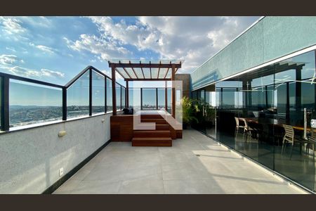 Apartamento à venda com 246m², 3 quartos e 4 vagas Apartamento à venda com 246m², 3 quartos e 4 vagasVaranda gourmet