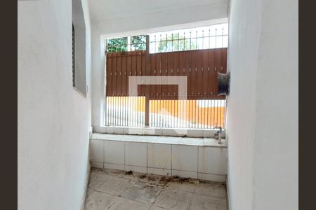 Casa à venda com 336m², 6 quartos e 3 vagas Casa à venda com 336m², 6 quartos e 3 vagasQuintal - Casa 2
