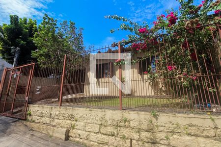 Casa à venda com 95m², 3 quartos e 2 vagas Casa à venda com 95m², 3 quartos e 2 vagasFachada