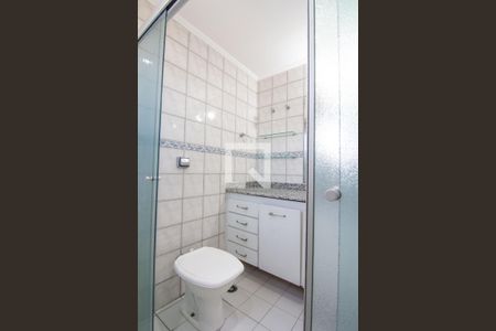 Apartamento à venda com 222m², 3 quartos e 4 vagasBanheiro da Suíte 2