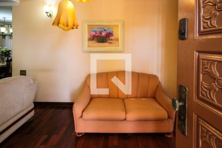 Casa à venda com 200m², 3 quartos e 3 vagas Casa à venda com 200m², 3 quartos e 3 vagasSala