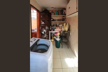 Casa à venda com 200m², 3 quartos e 3 vagas Casa à venda com 200m², 3 quartos e 3 vagasÁrea de serviço