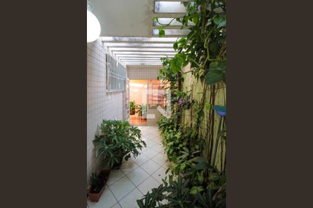 Casa à venda com 200m², 3 quartos e 3 vagas Casa à venda com 200m², 3 quartos e 3 vagasÁrea externa