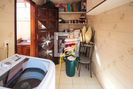 Casa à venda com 200m², 3 quartos e 3 vagas Casa à venda com 200m², 3 quartos e 3 vagasÁrea de serviço